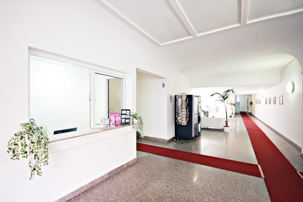 Guesthouse Holiday And Rome Extérieur photo